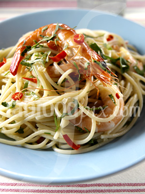 Spaghetti with prawns photo