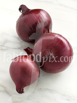 Red onions photo