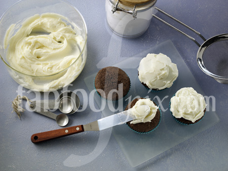 Buttercream frosting photo