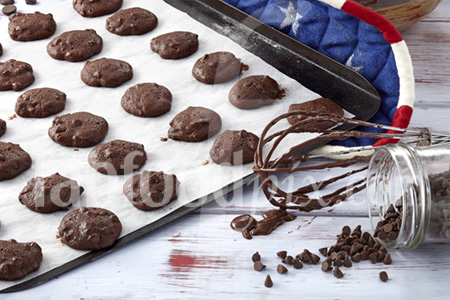 Dark_chocolate_cookies photo