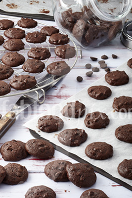 Dark_chocolate_cookies photo